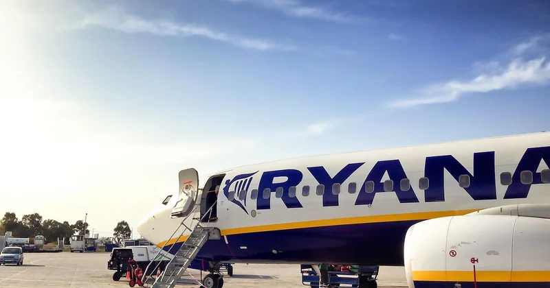 Bus de nuit ou avion low-cost : comment trancher
